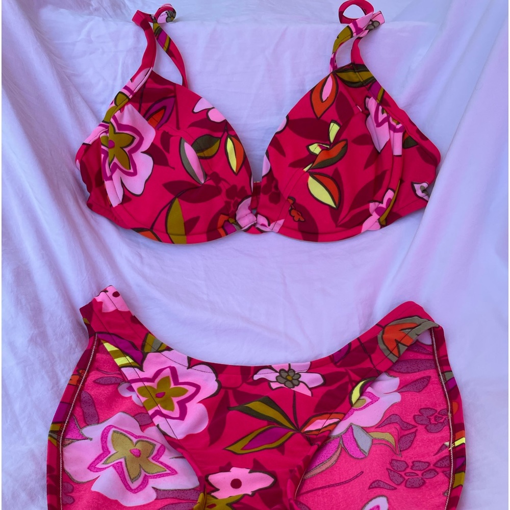 Victoria’s Secret bikini